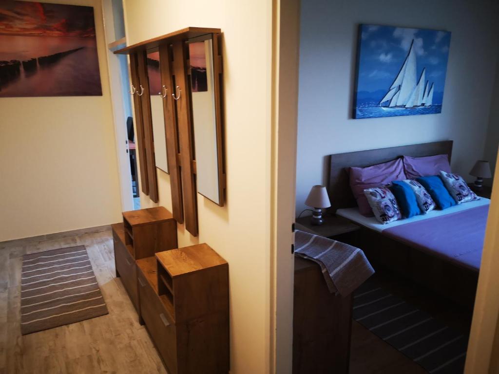 Postel nebo postele na pokoji v ubytování Apartman Petrovic CITY CENTER TROGIR