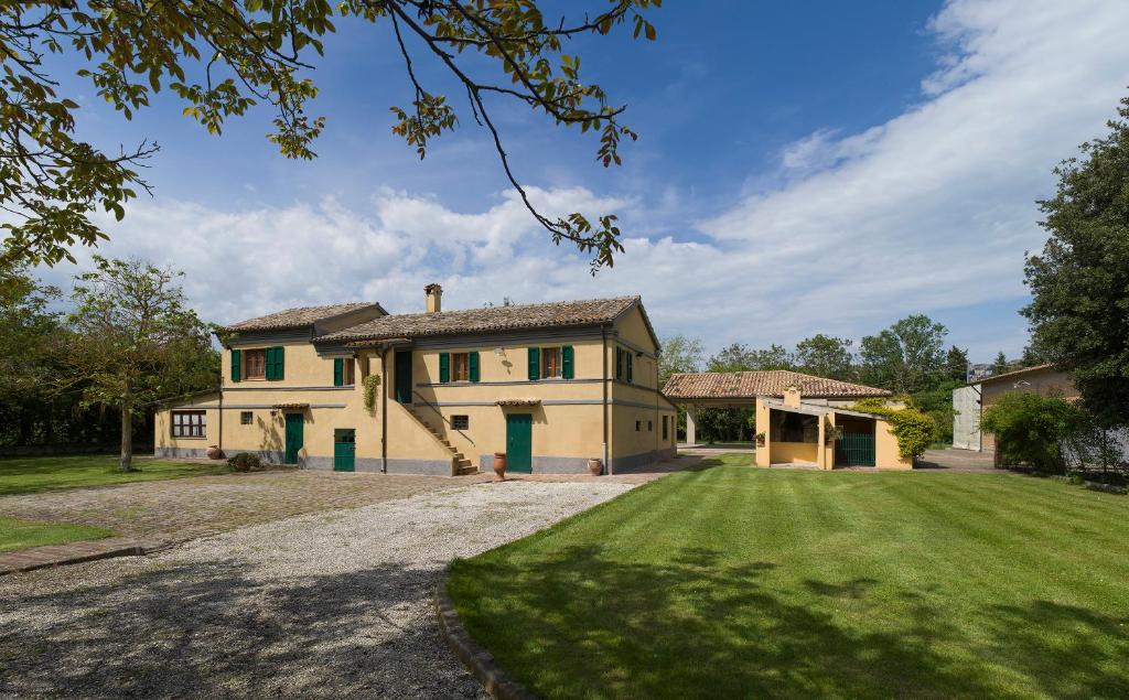 The building in which the country house is located