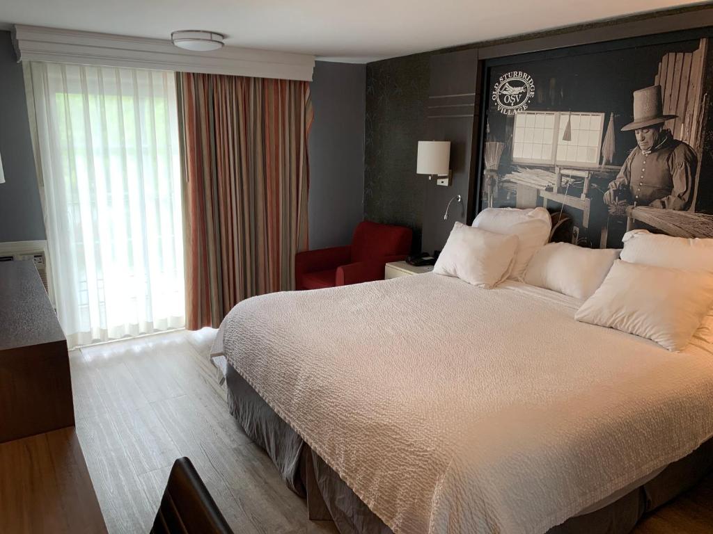 Super 8 by Wyndham Sturbridge - King Room Mit Pool Oder Lake View - Nichtraucher