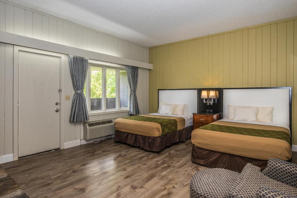 Fabulous Chalet Inn photo