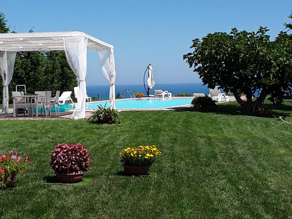 Bazén v ubytovaní In collina sul mare... alebo v jeho blízkosti