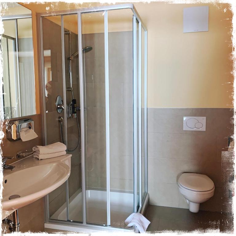 Koupelna v ubytování Hotel Garni Alpendiamant
