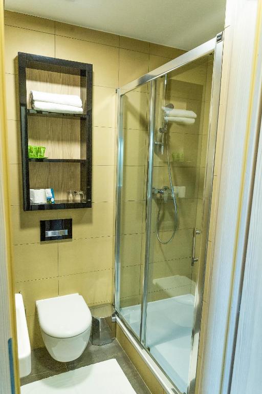 Un baño de Hotel AquaCity Riverside