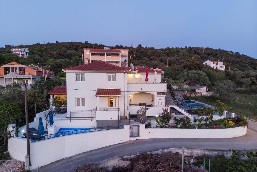 Bazén v ubytování Apartment Villa Octopus nebo v jeho okolí