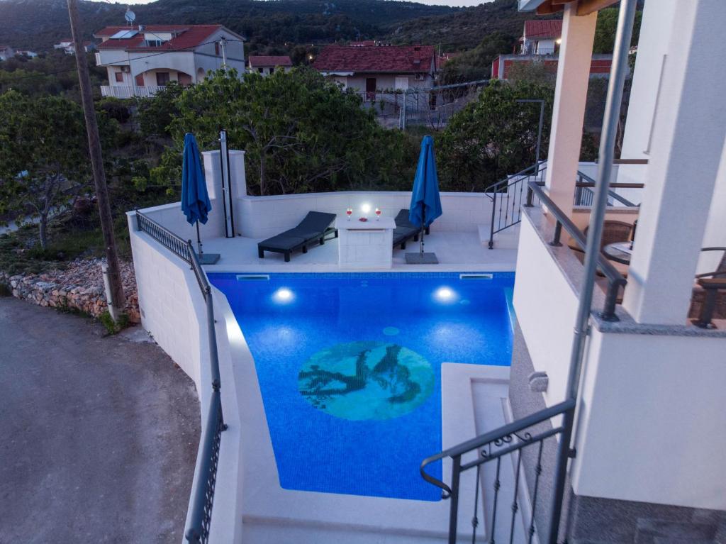 Bazén v ubytování Apartment Villa Octopus nebo v jeho okolí