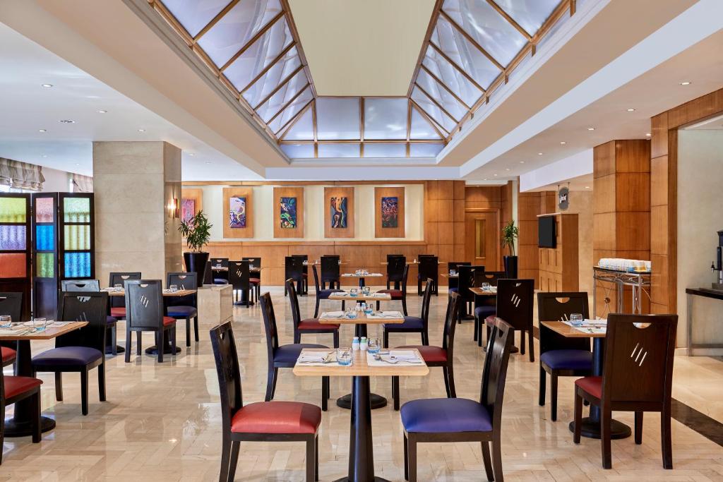 Restaurace v ubytování Holiday Inn Citystars by IHG