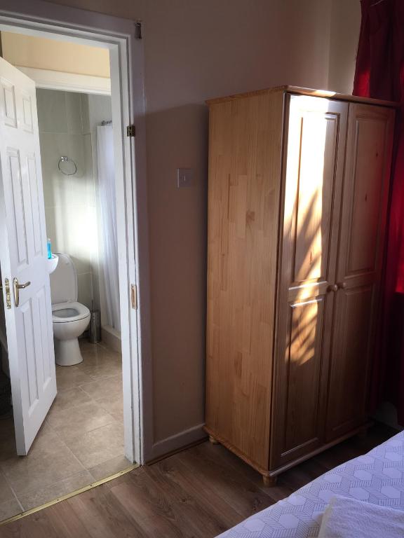 Koupelna v ubytování Double Rooms & Twin Rooms Rahoon