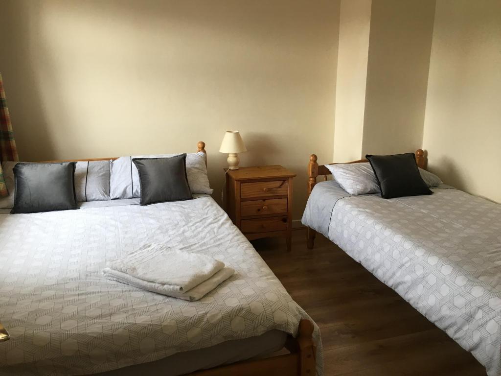 Postel nebo postele na pokoji v ubytování Double Rooms & Twin Rooms Rahoon