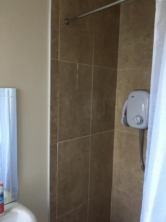 Koupelna v ubytování Double Rooms & Twin Rooms Rahoon