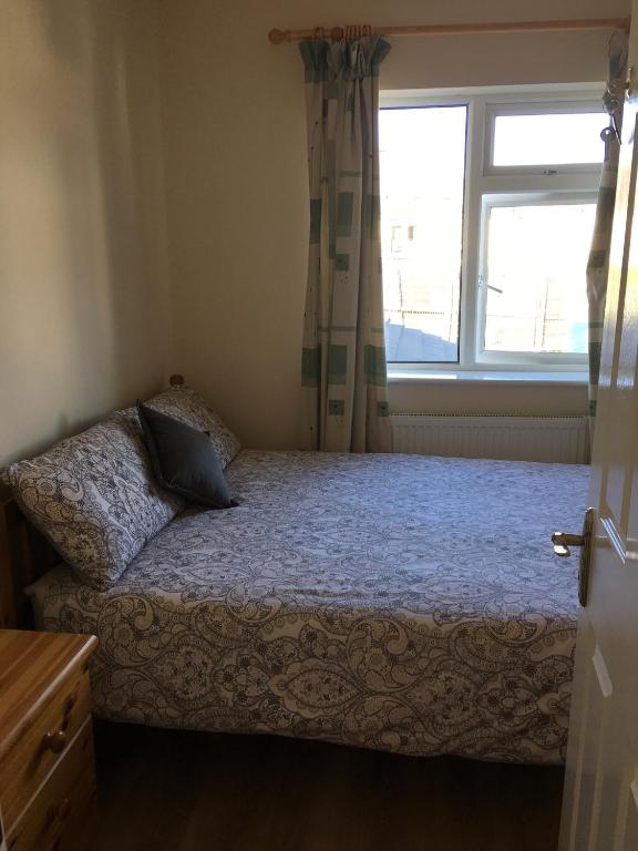 Postel nebo postele na pokoji v ubytování Double Rooms & Twin Rooms Rahoon