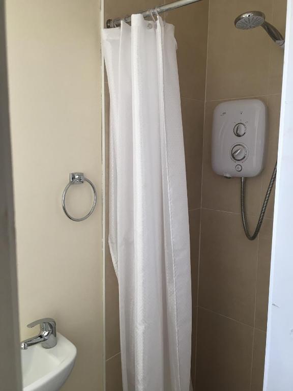 Koupelna v ubytování Double Rooms & Twin Rooms Rahoon