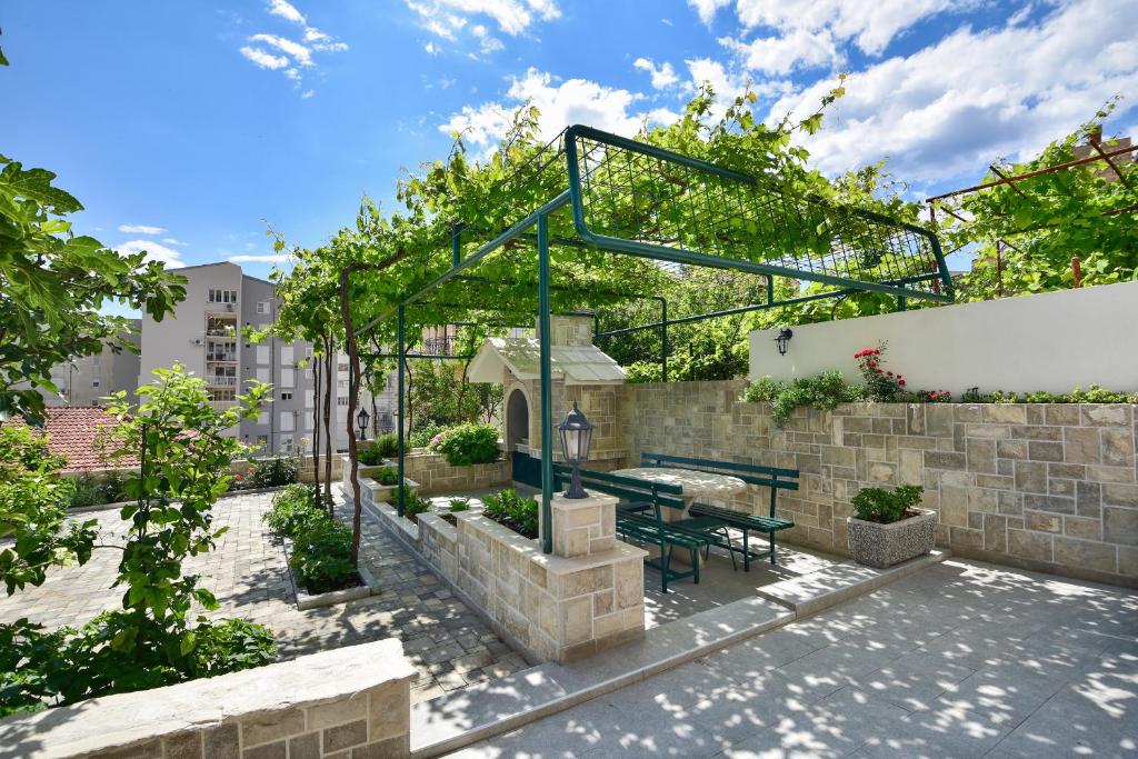 Gallery image of Apartments Vjeko in Makarska