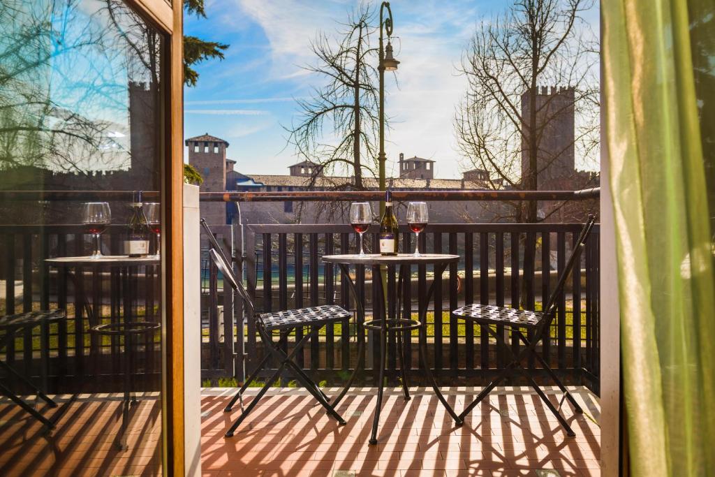 Balkón nebo terasa v ubytování VeronaInFlat - Castle View Room