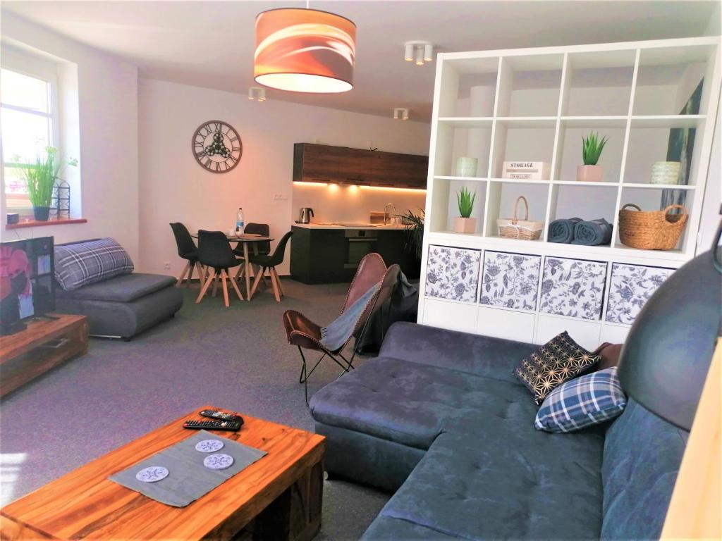 A seating area at Apartman 11 MyMara