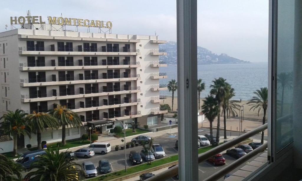 Appartement Première Ligne de mer avec piscine, Roses ...