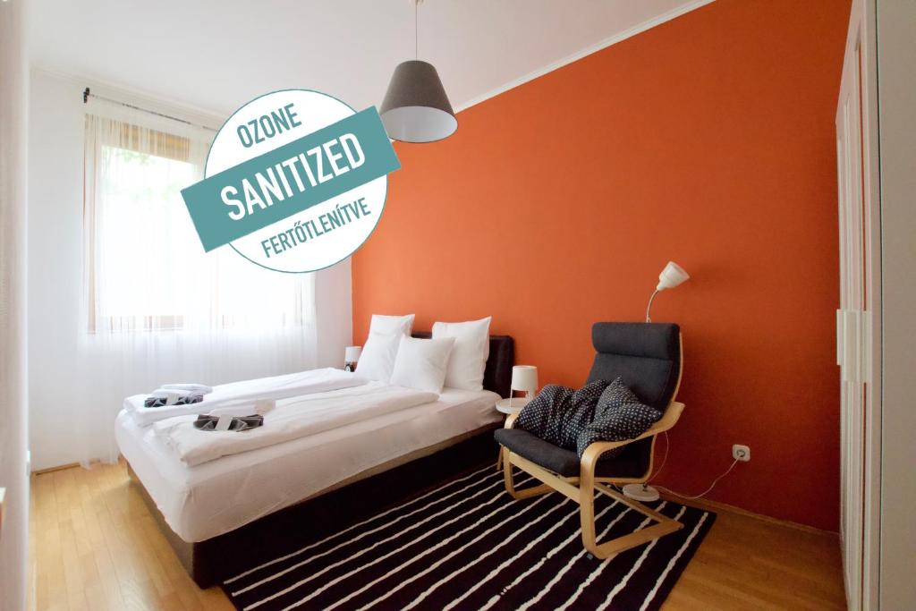 Standard Apartment by Hi5 - Kazincy 52 - Apartamento De Dos Dormitorios