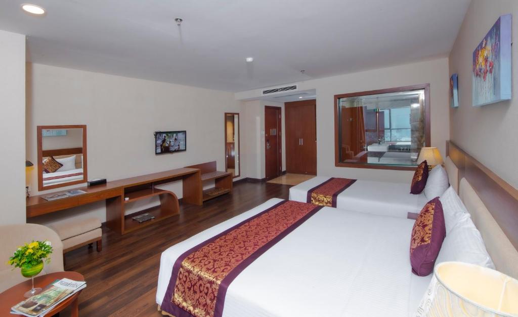 Muong Thanh Grand Da Nang Hotel - Deluxe Family Triple Room With Partial River View