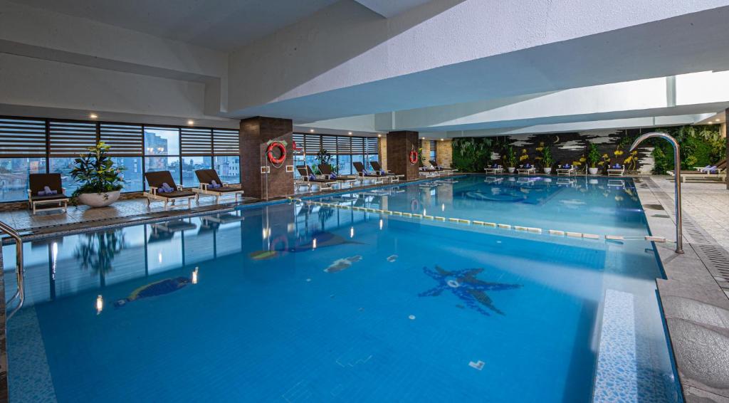 Bazén v ubytování Muong Thanh Grand Da Nang Hotel nebo v jeho okolí