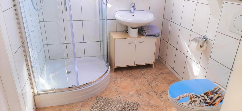 Die Stadtvilla - Gästehaus mit Gemeinschaftsküche, Hausnummer 34 - Habitación Doble De Lujo Con Ducha