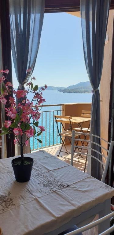 Casa Liam a Teulada - Paradiso con Spiaggia Privata
