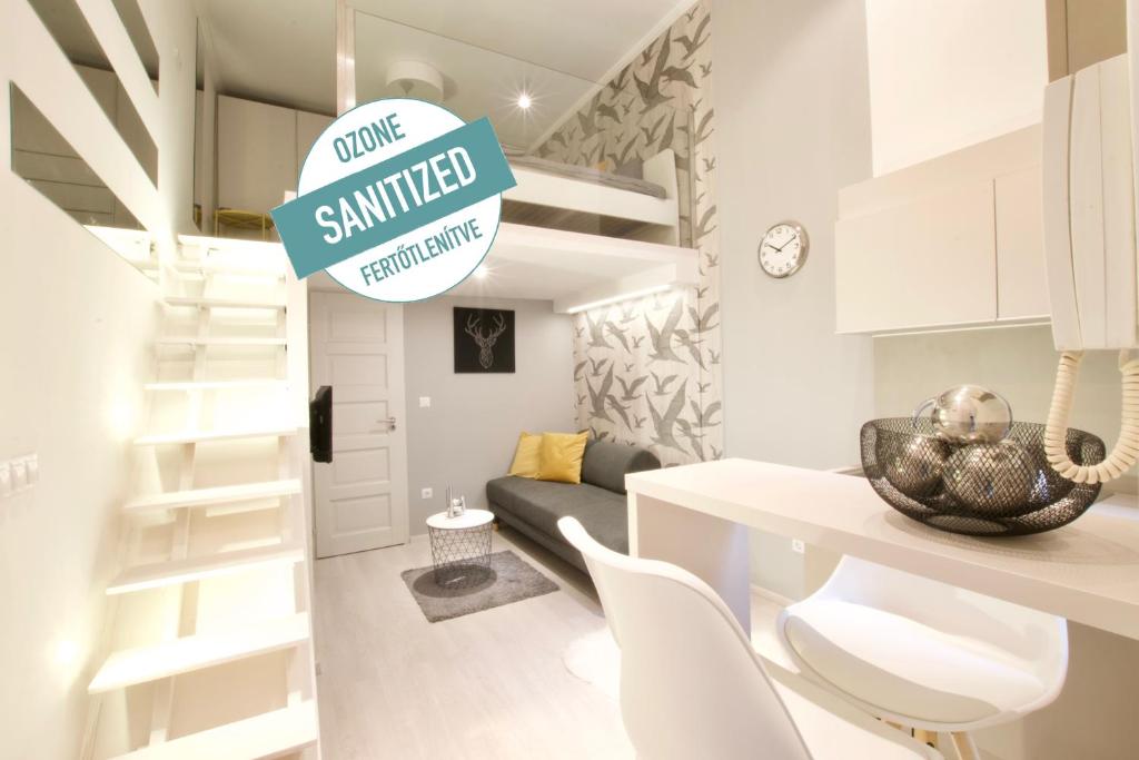 Kuchyňa alebo kuchynka v ubytovaní Standard Apartment by Hi5 - Teréz 6