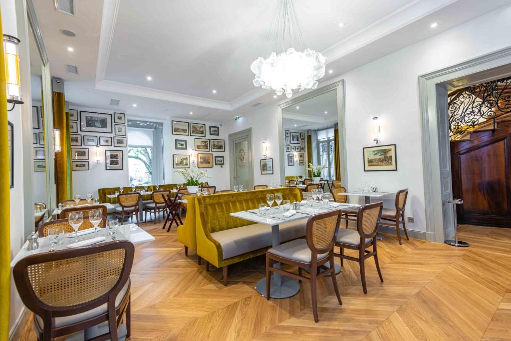 Posezení v ubytování Hôtel Mille Pas