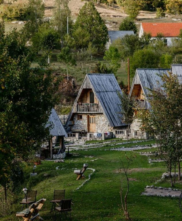 Příroda nedaleko prázdninového areálu