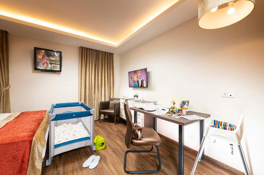 Opera Garden Hotel & Apartments - Resim 17