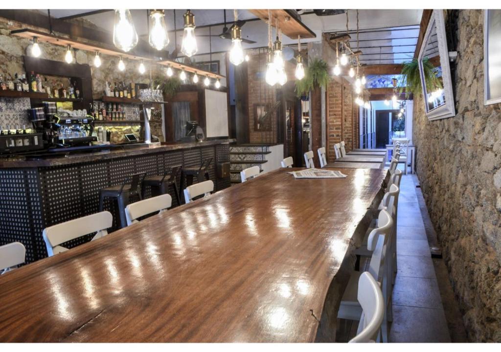 El salón o zona de bar de L'Hostalet de Canet