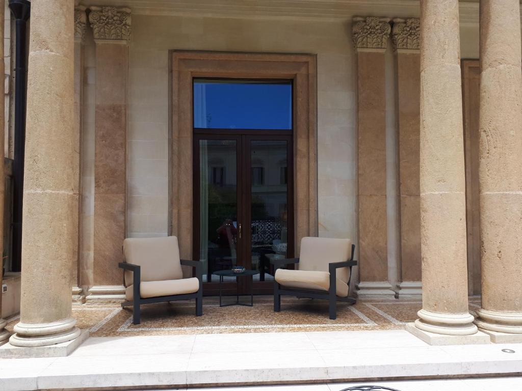 Dimora Charleston Lecce parcheggio privato in loco gratis - 10