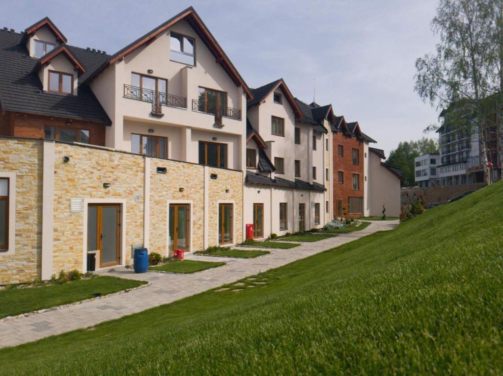 Το κτήριο όπου στεγάζεται  το διαμέρισμα