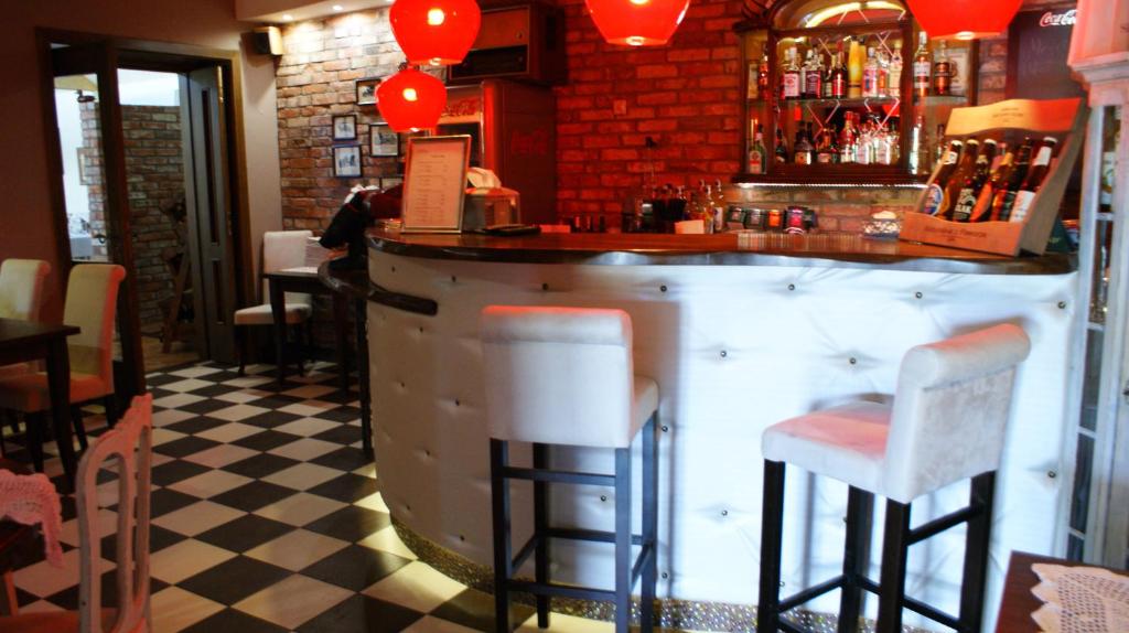 Lounge nebo bar v ubytování Woda Na Młyn Gościniec Dla Przyjaciół 2 Sp z oo