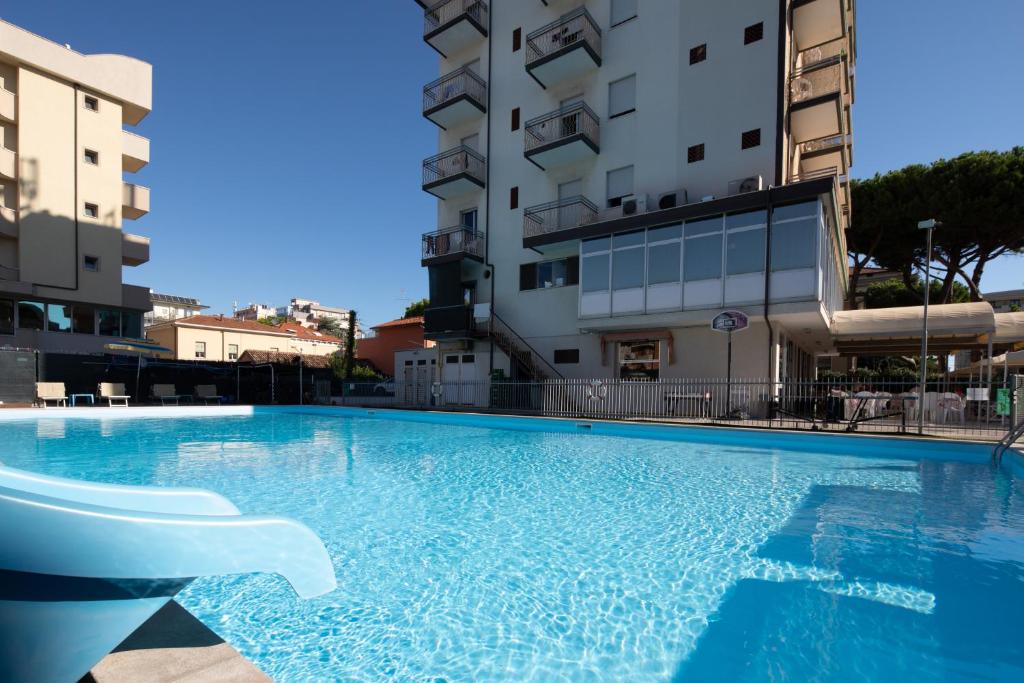 Bazén v ubytování Hotel Lem nebo v jeho okolí