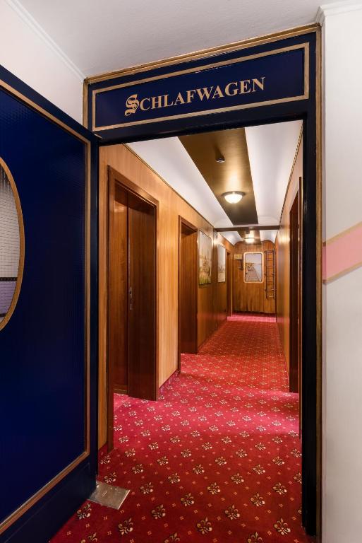Certifikát, hodnocení, plakát nebo jiný dokument vystavený v ubytování Hôtel du Train