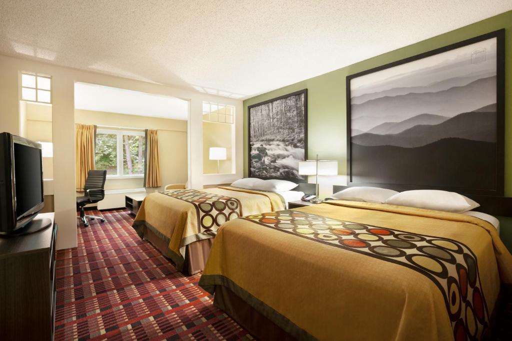 Super 8 by Wyndham Cherokee - Suite Estudio Con 2 Camas Grandes - No Fumadores