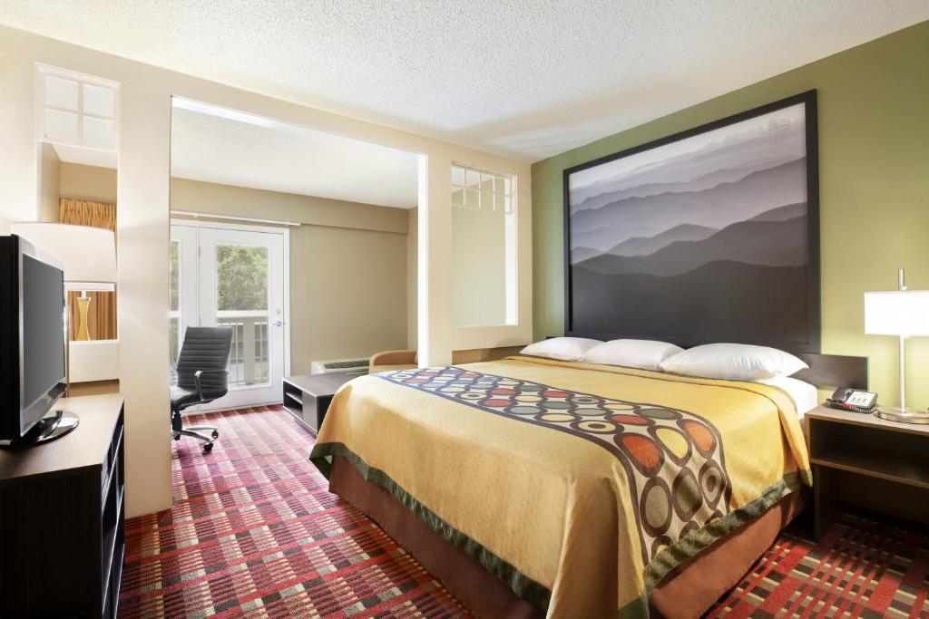 Super 8 by Wyndham Cherokee - Suite Estudio Con Cama Extragrande - No Fumadores