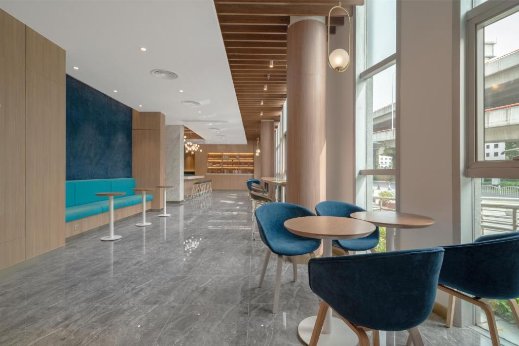 Posezení v ubytování Holiday Inn Express Shanghai Jinqiao Central by IHG