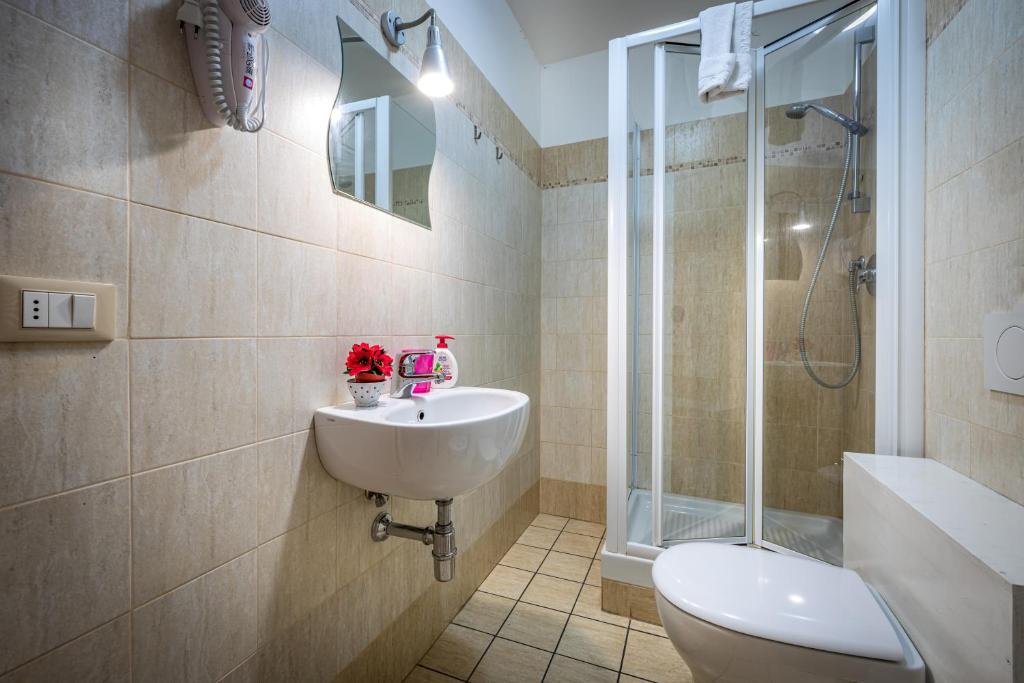 A bathroom at Affittacamere San Jacopino