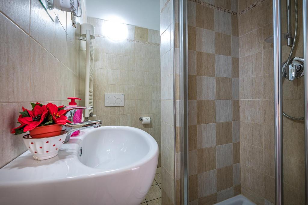 A bathroom at Affittacamere San Jacopino