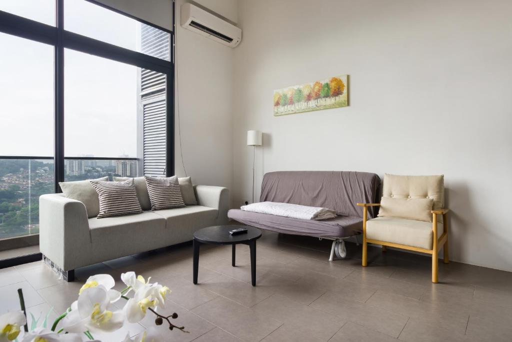 Posezení v ubytování EST Suites Bangsar by Airhost