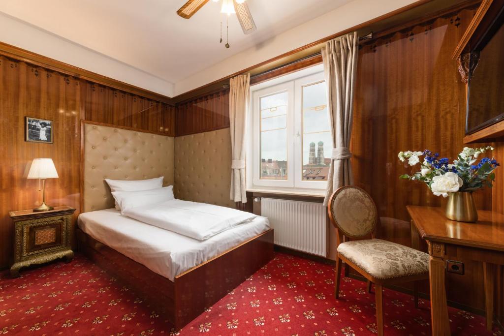 
Deluxe Single Room with Courtyard View
