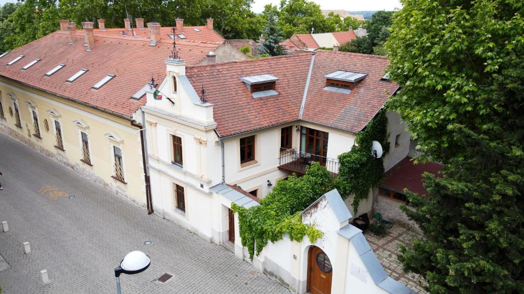 Babaház 7624 Pécs, 1 Esze Tamás utca kép - 1