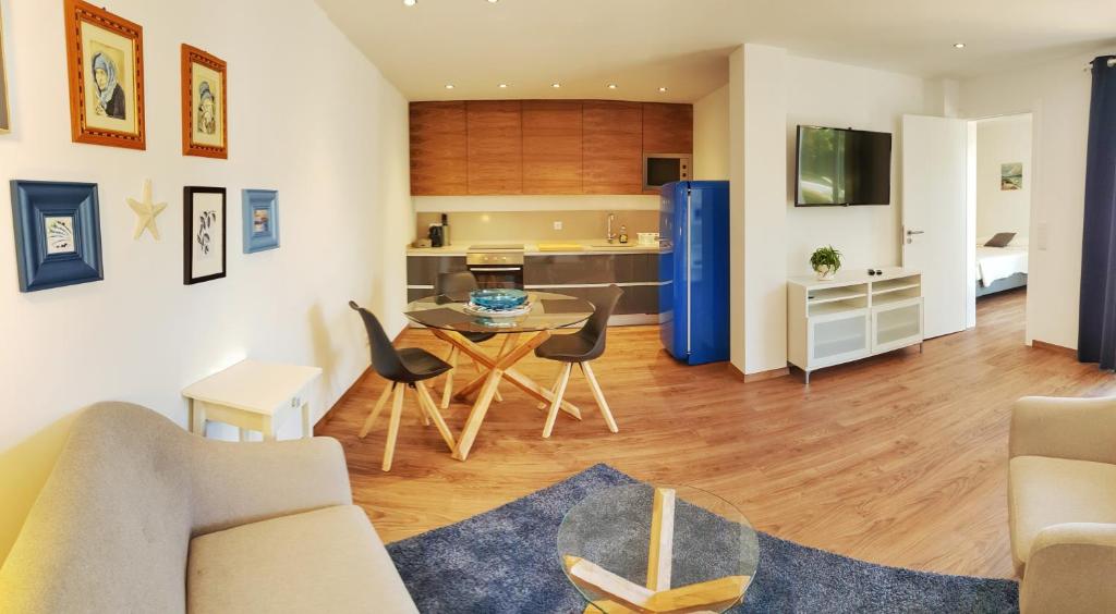 Pine Tree Seaside Apartments 500m to Beach - 18