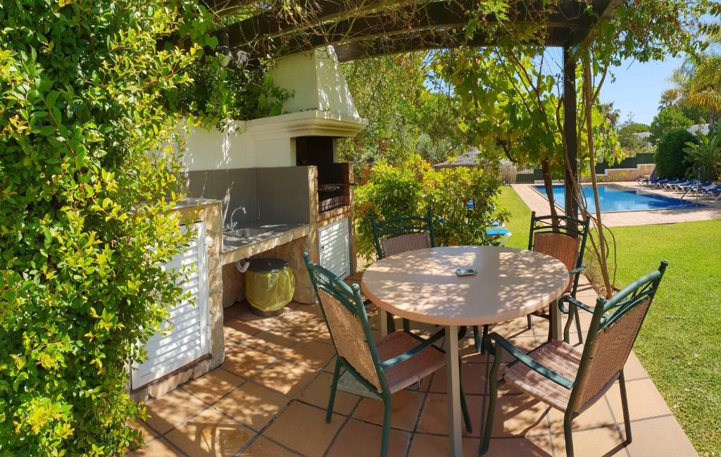 Pine Tree Seaside Apartments 500m to Beach - 6