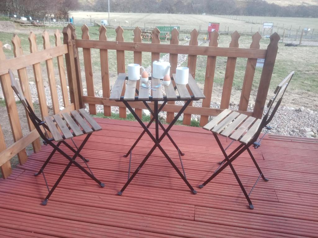 Balkón nebo terasa v ubytování Wee Hoose Glamping Pod 1