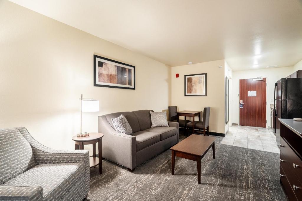 Cobblestone Hotel & Suites - Newport - Camera Familiare - Accesso Disabili