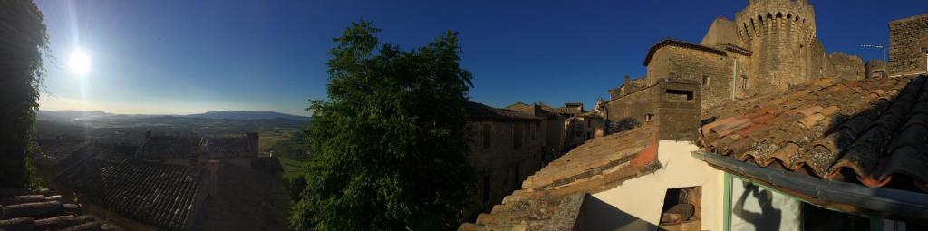 Suitetrails - Chez Marius Gordes Vue panoramique sur luberon