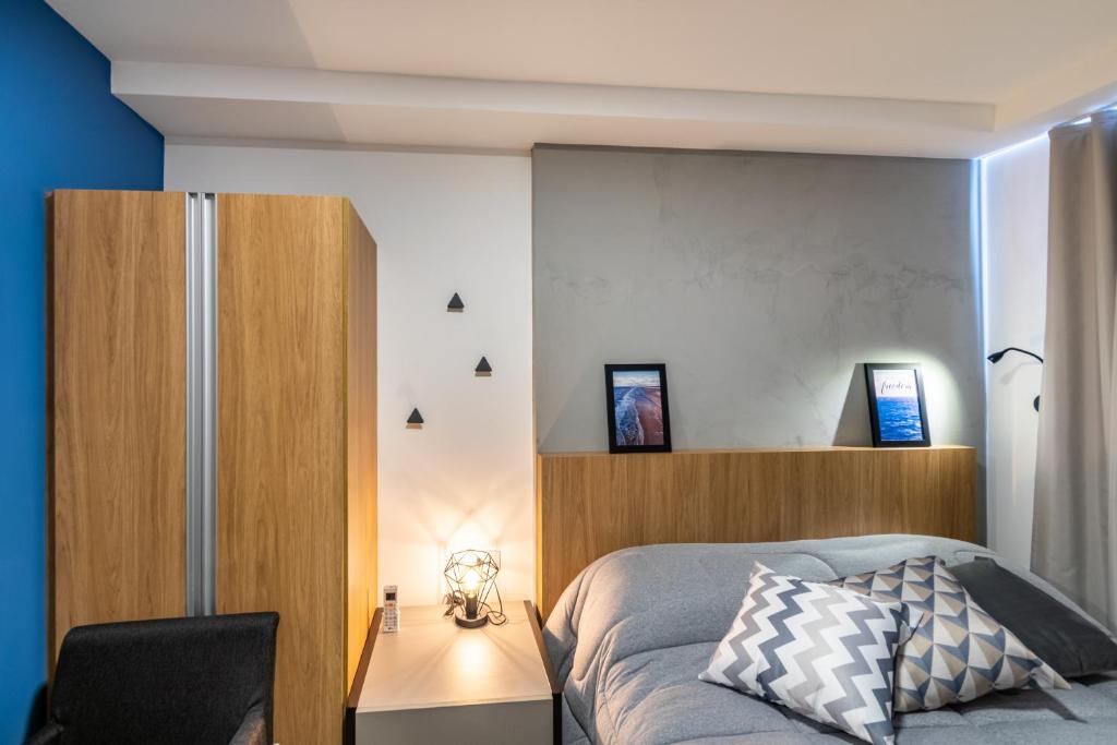  Studio Moscow - Central - AYN007