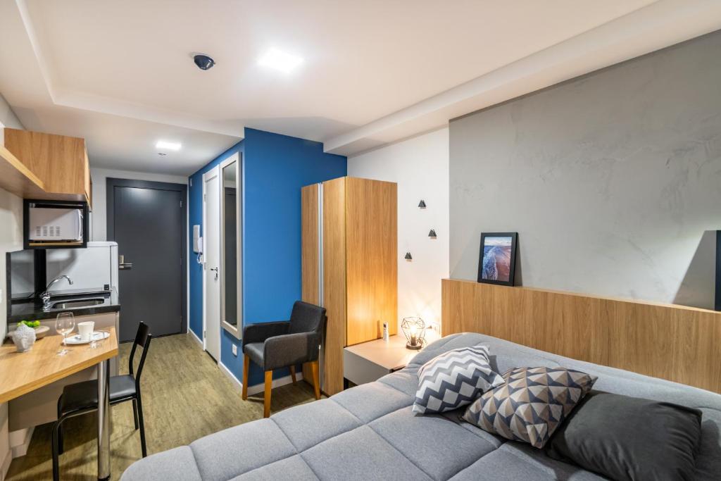  Studio Moscow - Central - AYN007
