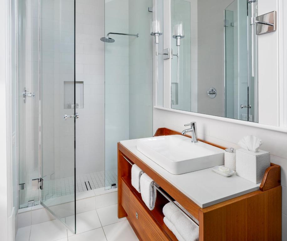 Casa Madrona Hotel and Spa photo